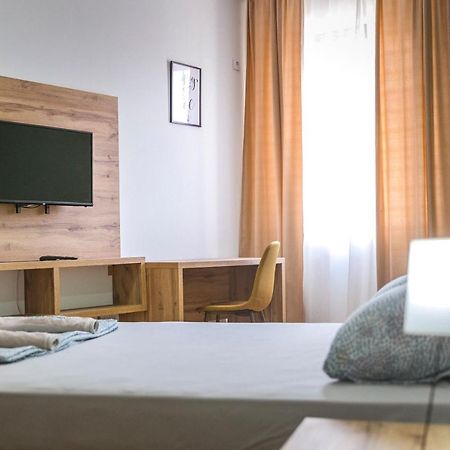 Zoe Pirot Apartment Exterior foto